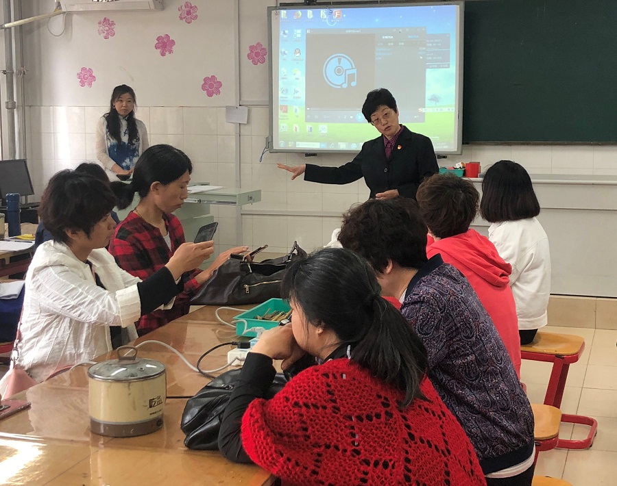 1米君兰副秘书长介绍活动背景和意义