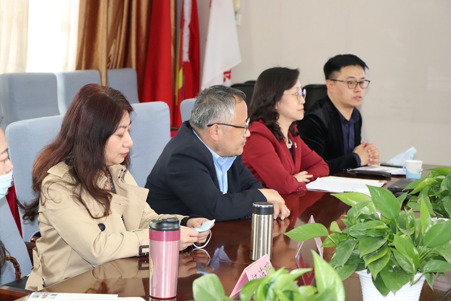 2-齐宝卫老师主持会议