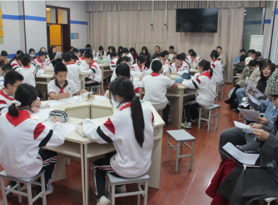 0区历史教研活动在保利分校举行--封面